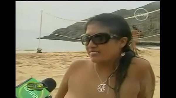 Mulheres Peladas Na Praia