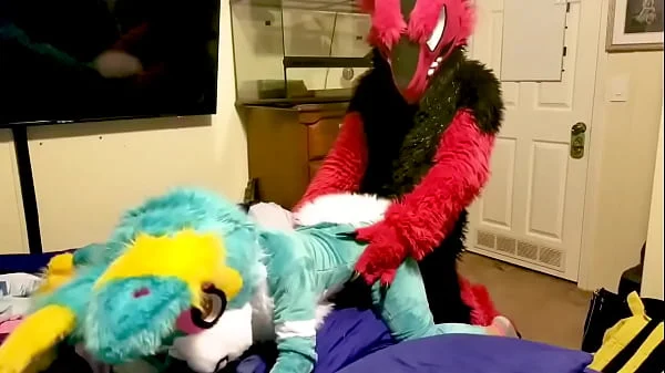 Coelho safado fode com sergal no vídeo