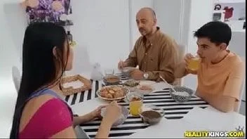 Enteando fode a japonesa rabuda da madrasta