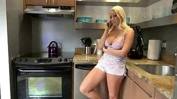 Madrasta deliciosa ensinando aluno a meter gostoso