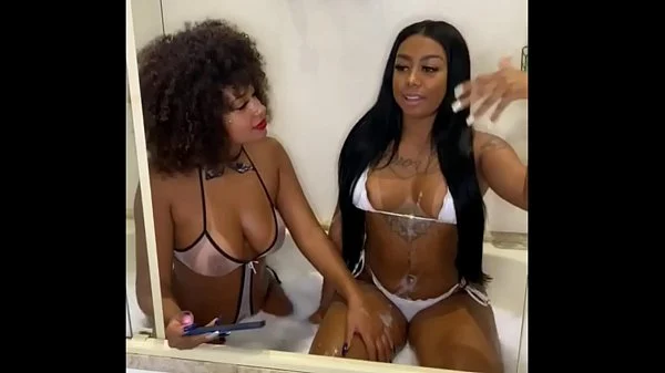 Pocahontas de BH fode gostoso como acompanhante