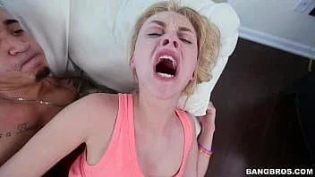Video caseiro da branquinha safada sentando no sofá